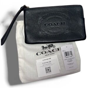 Coach Black Pebble Leather Larger Wristlet NWT comes with Dusty!